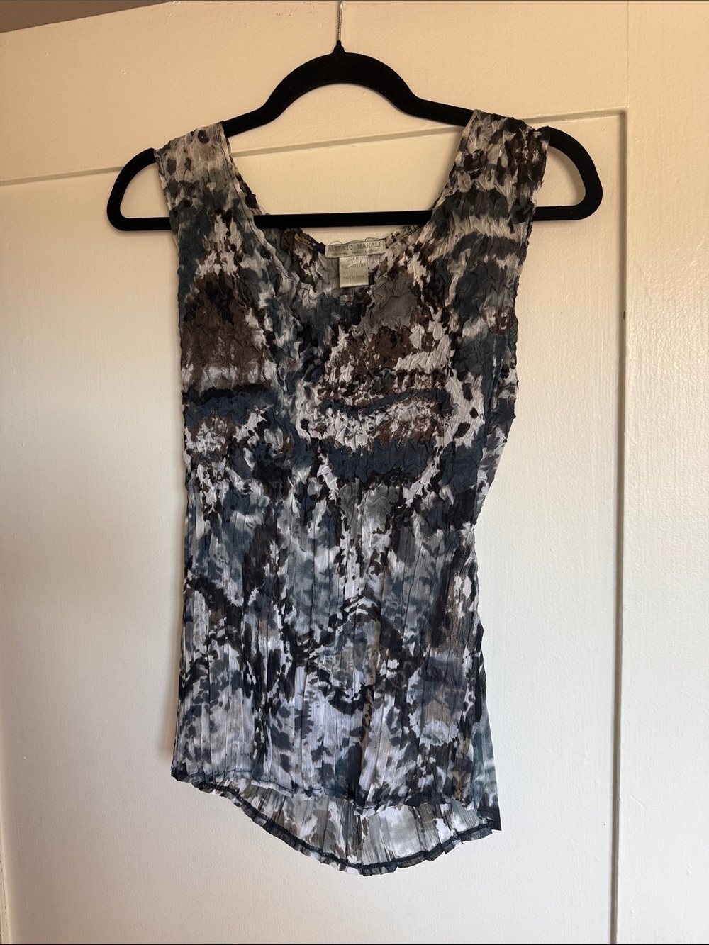 Alberto Makali Black, Gray & Brown Crinkle Sleeveless Camisole